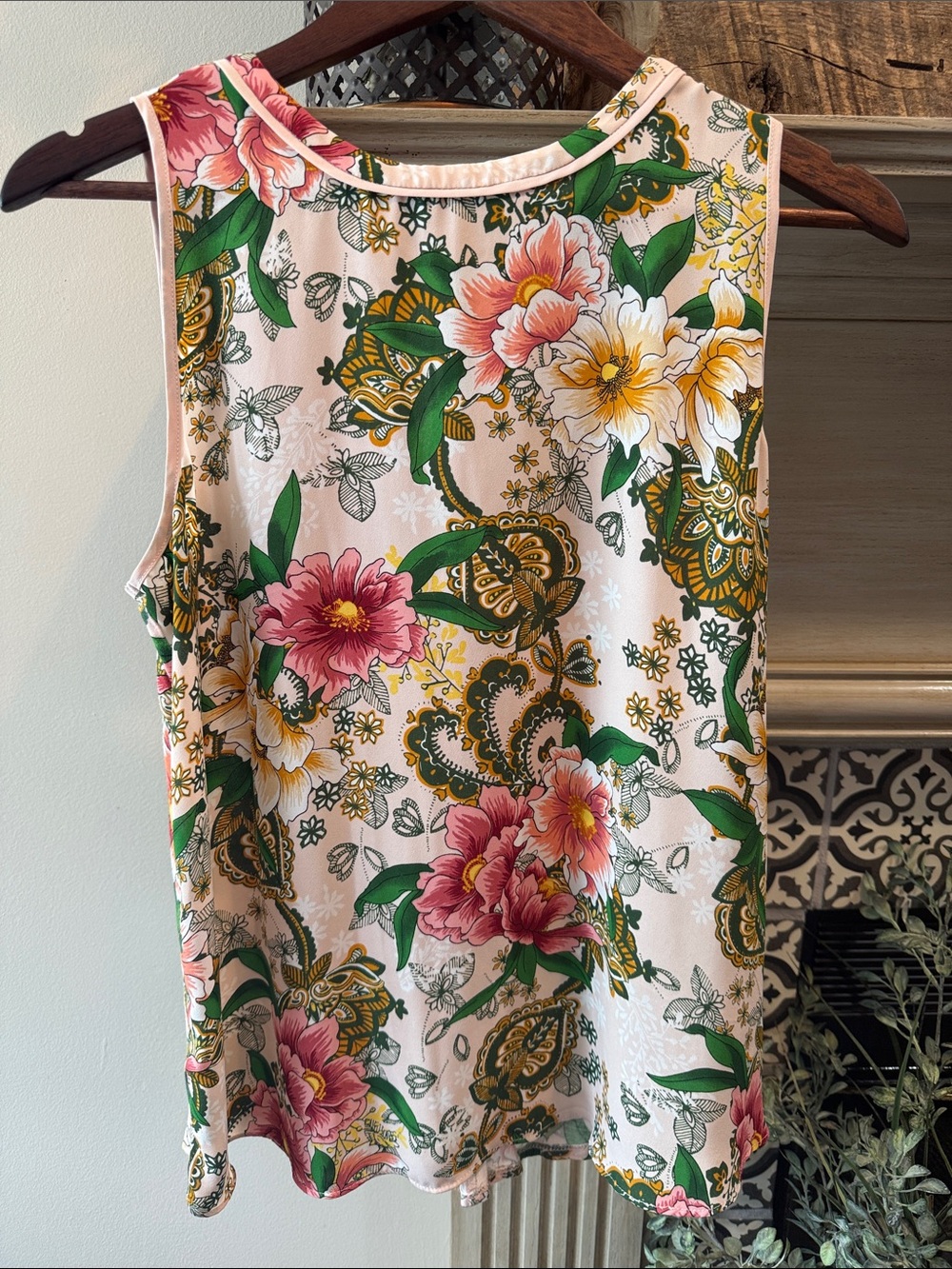 LOFT Pink Floral Sleeveless Blouse with Green Leaves and Gold Accents